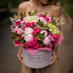 Bucket of Love iz svežega cvetja
